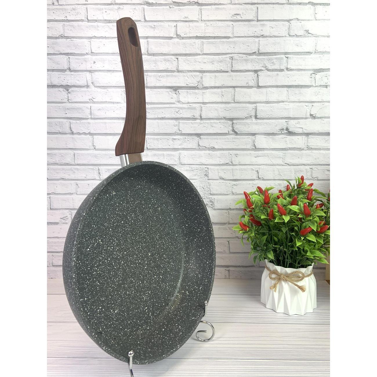 Сковорода RasheL 28 см с антипригарным покрытием и ручкой Soft Touch дял всех видов плит