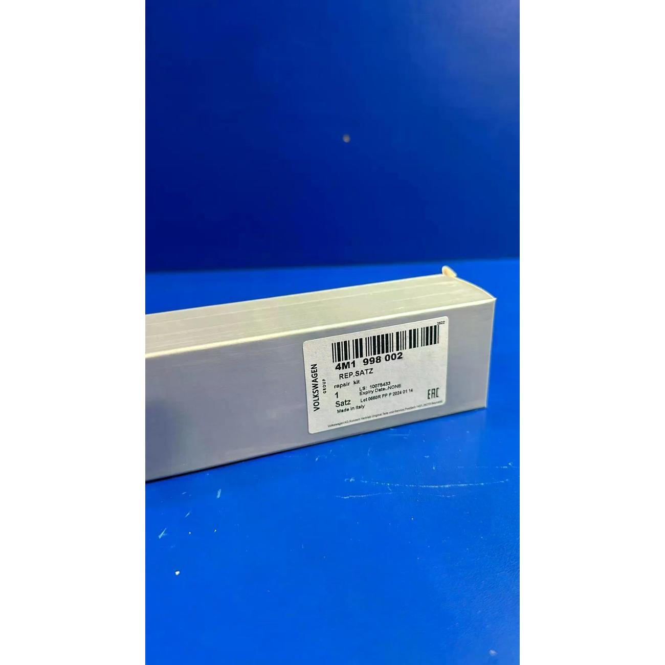 Дворник, щетка стеклоочистителя VAG 4M1 998 002