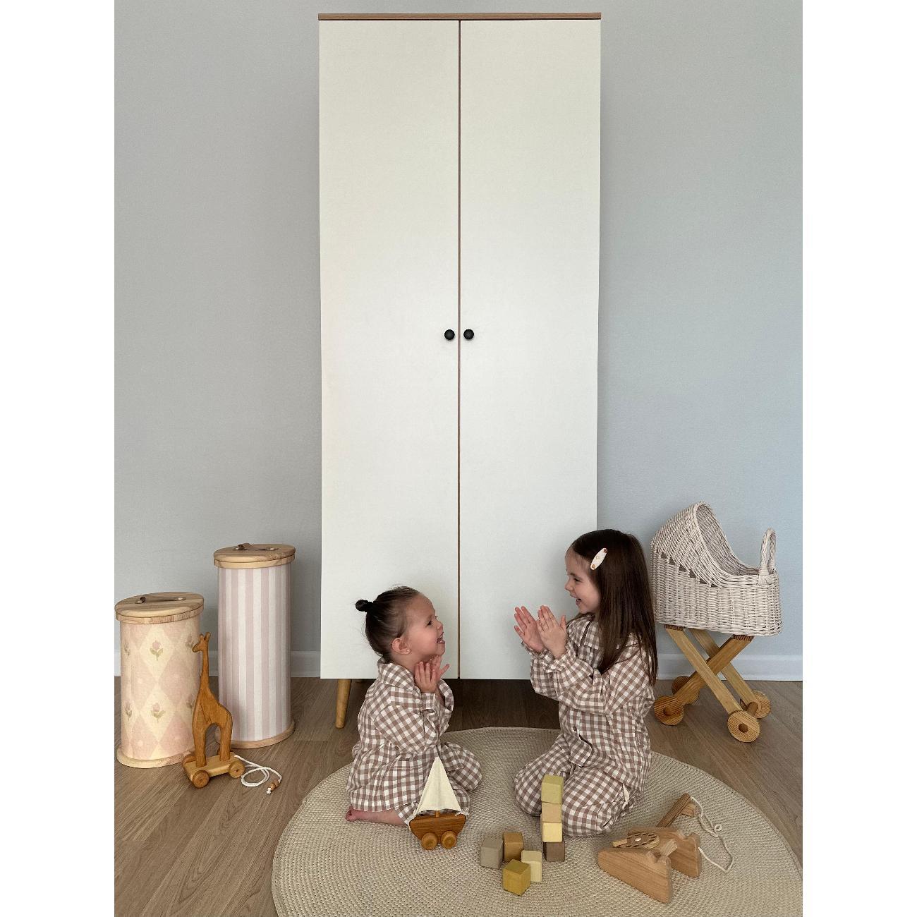 Шкаф распашной Львиная семейка Модерн 2.0 Белый/сонома