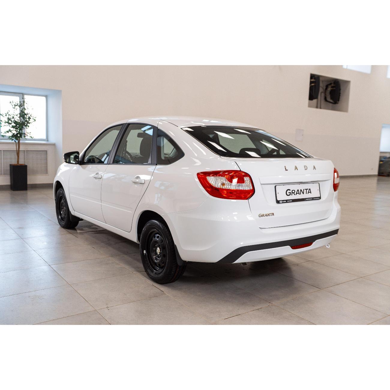 Автомобиль бензиновый Lada Granta