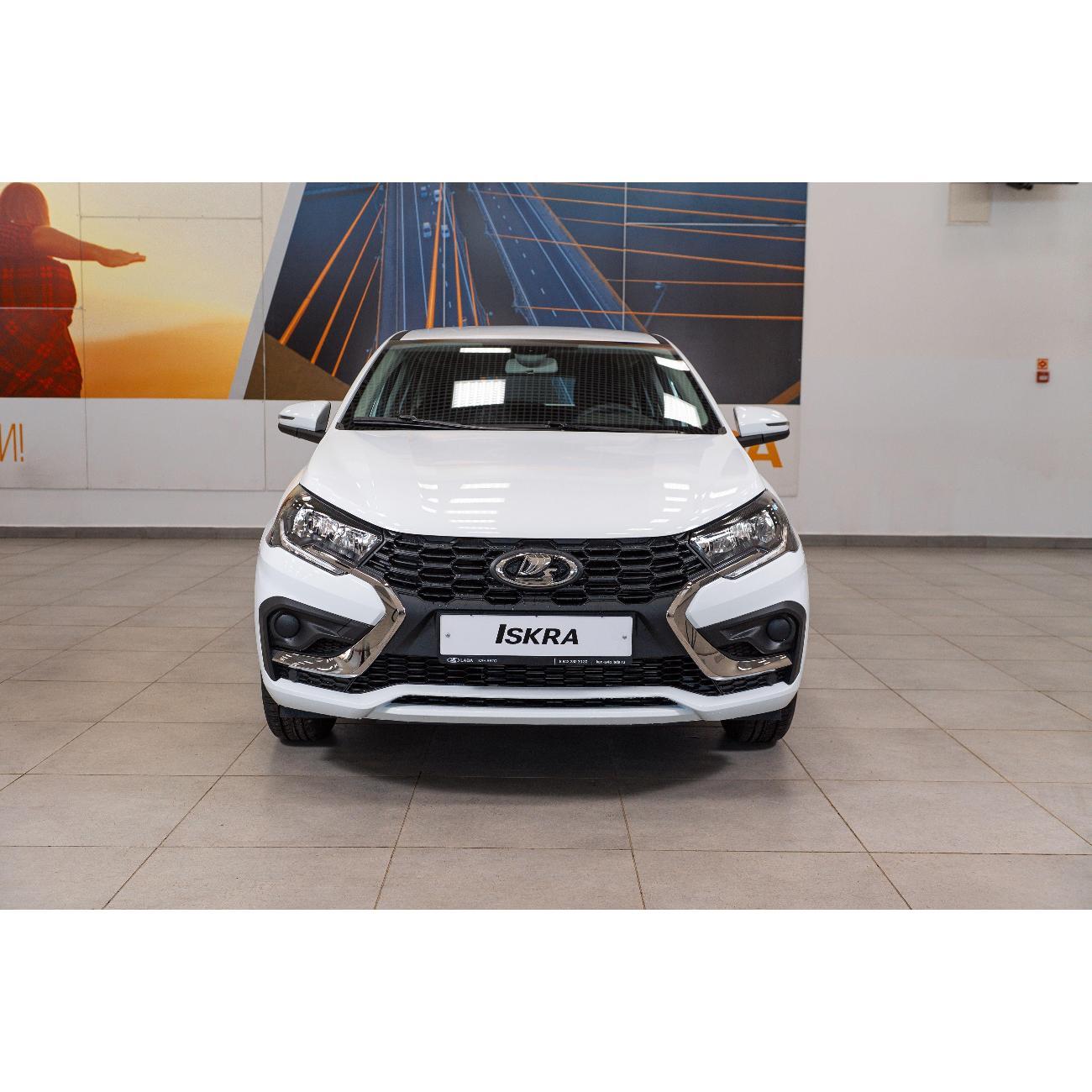 Автомобиль бензиновый Lada Iskra