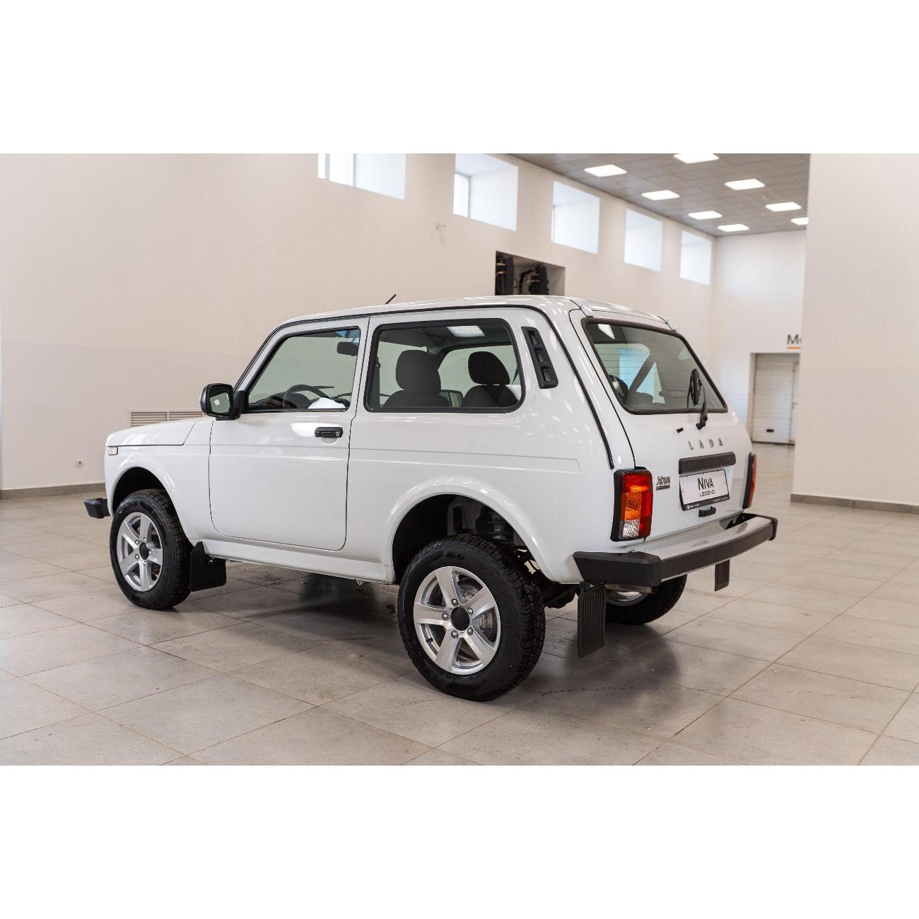 Автомобиль бензиновый Lada Niva Legend