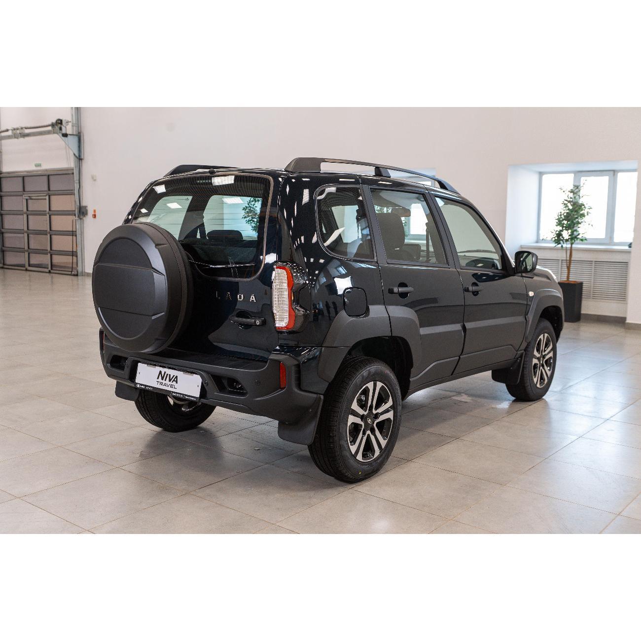 Автомобиль бензиновый Lada Niva Travel