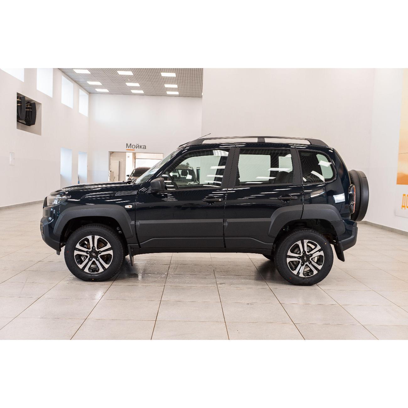 Автомобиль бензиновый Lada Niva Travel