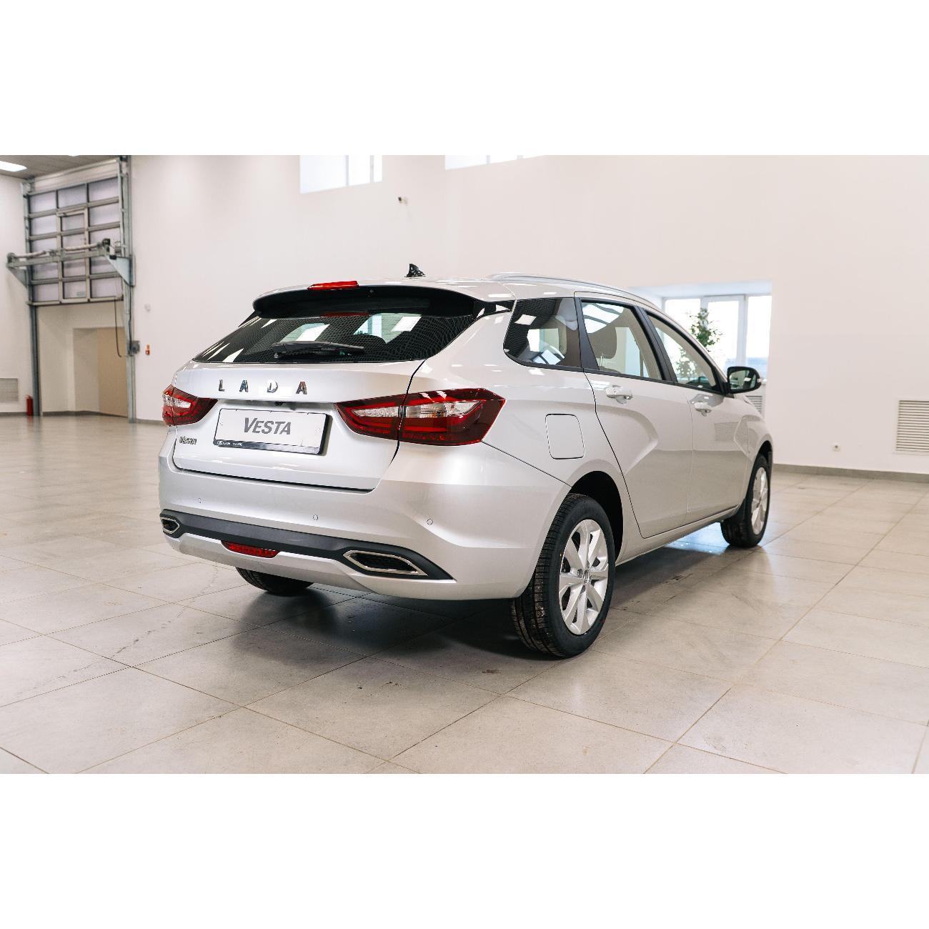 Автомобиль бензиновый Lada Vesta SW