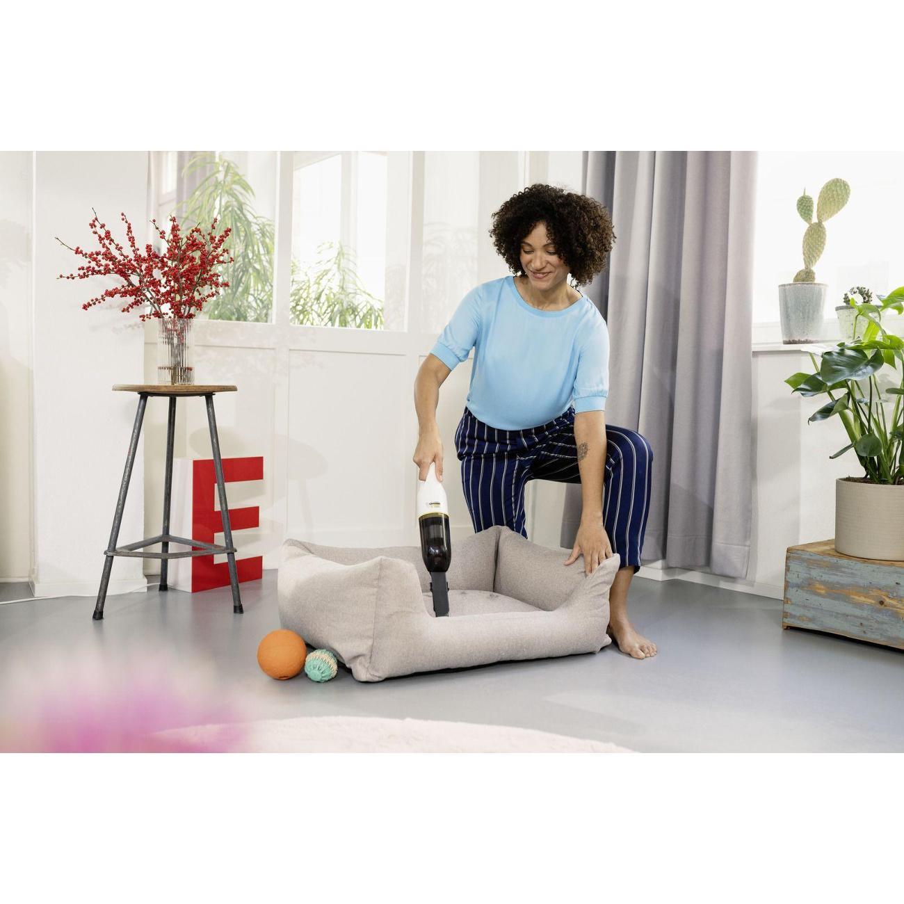 Пылесос автомобильный, аккумуляторный Karcher CVH 2