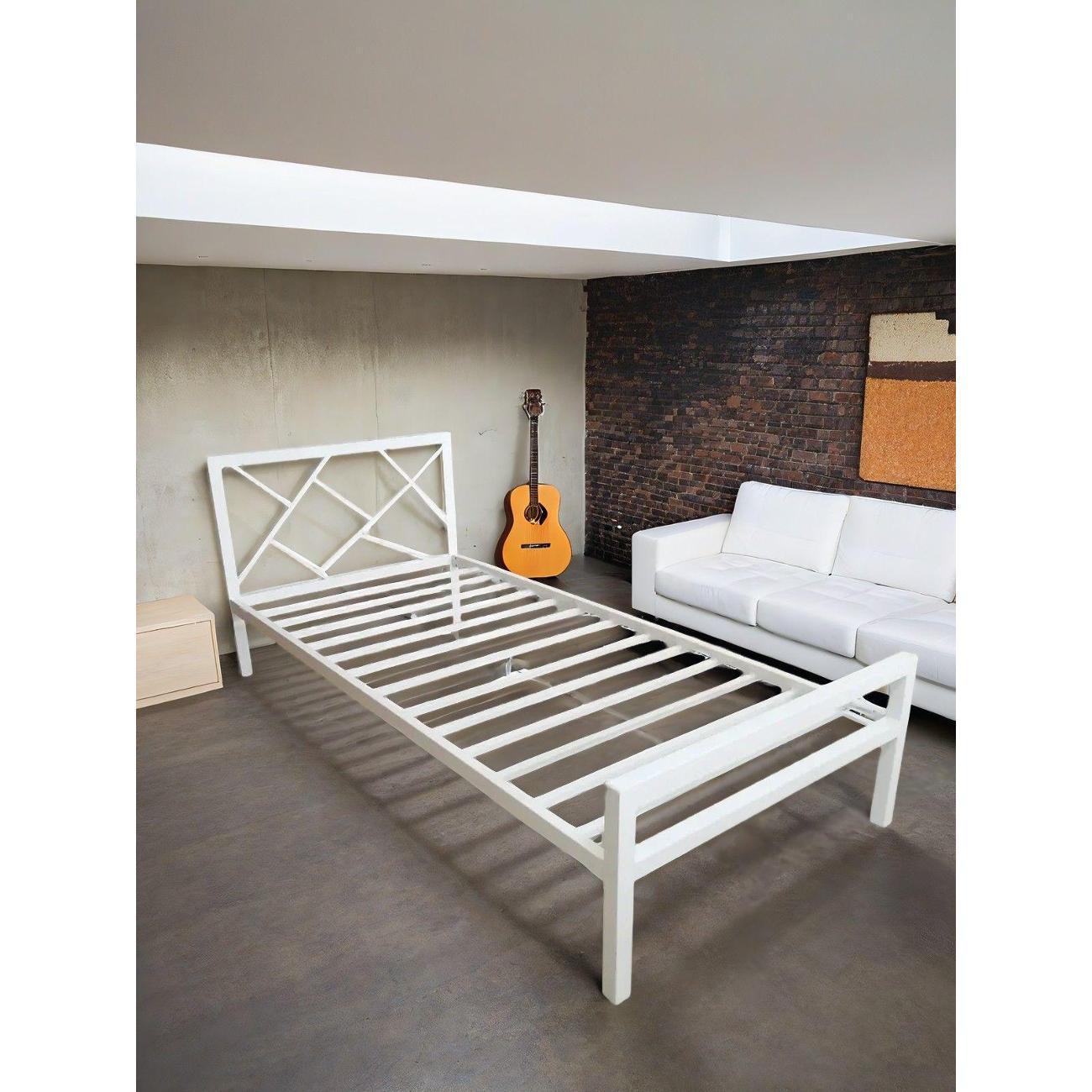 Кровать LOFT Mebel Цезарион белые