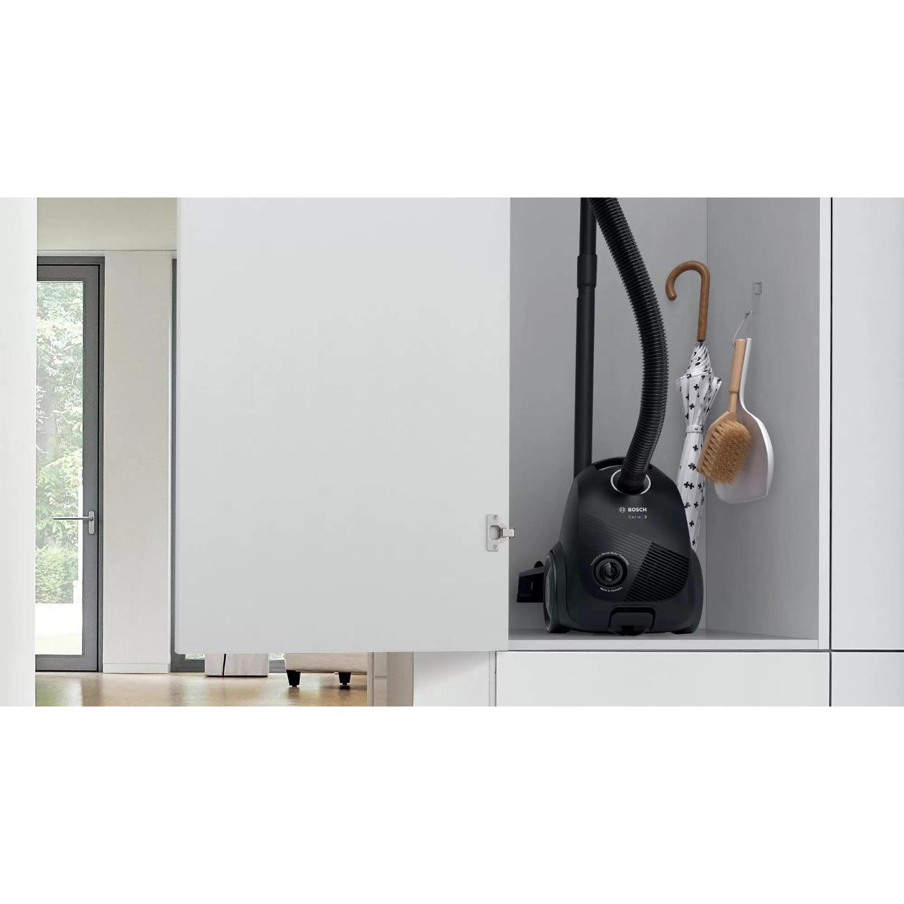 Пылесос напольный Bosch BGBS2LB1