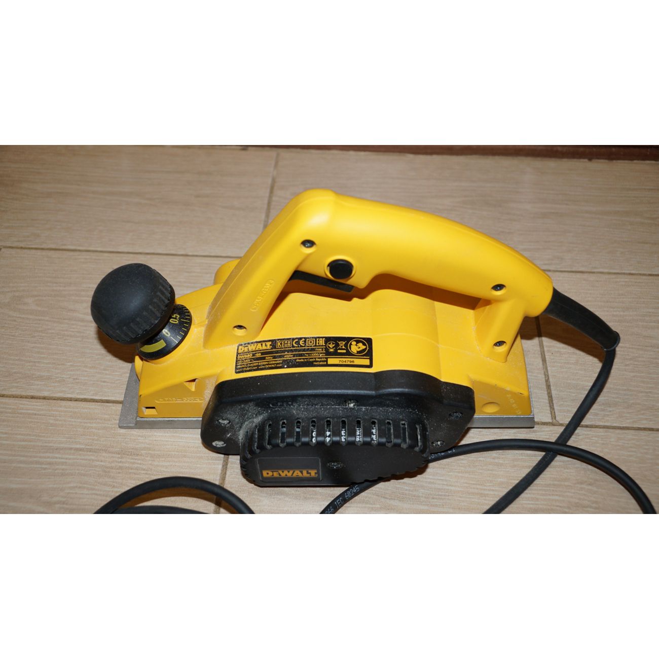 Рубанок DeWalt 600 Вт DW680-QS