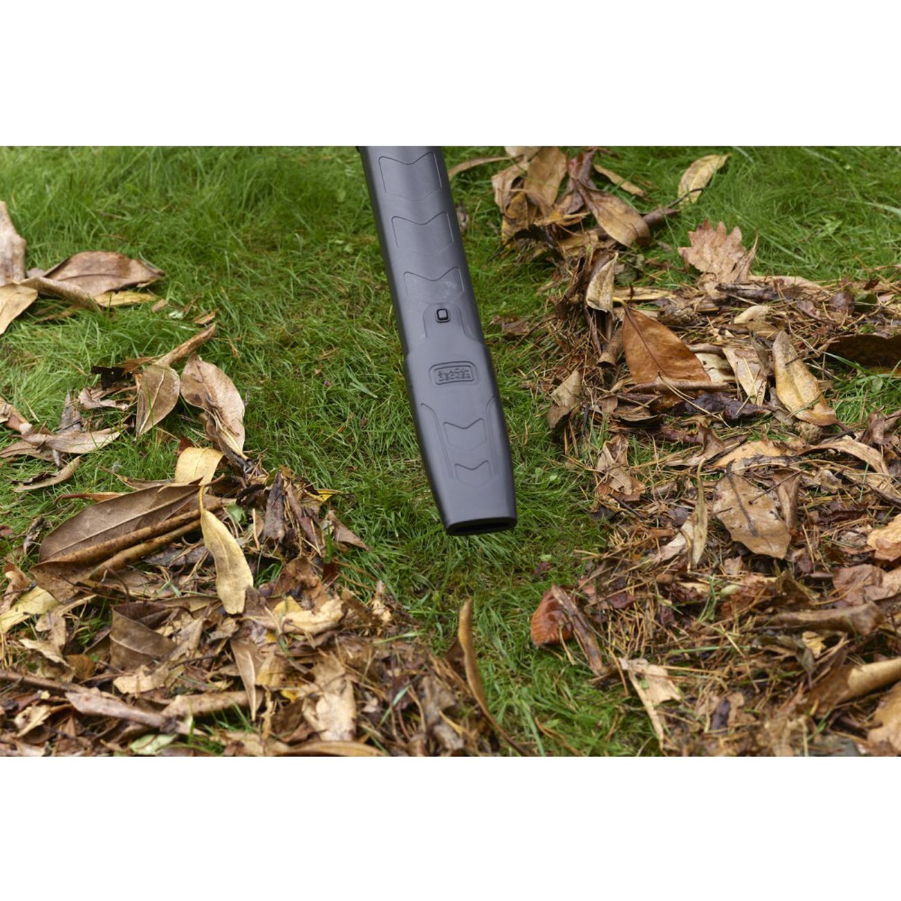 Садовый пылесос Black+Decker BEBLV301-QS