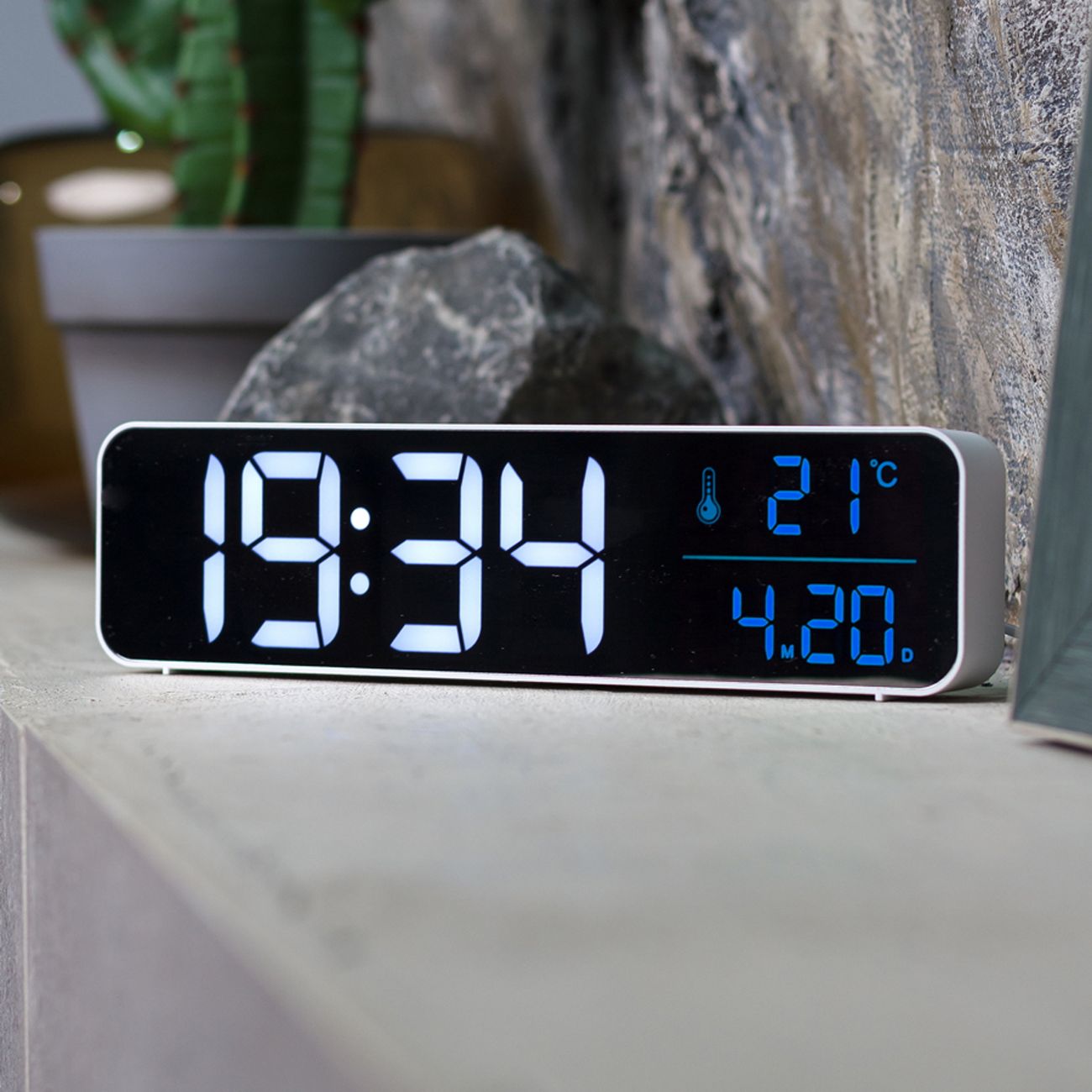 Часы настольные электронные ARTSTYLE CL-W81WBL