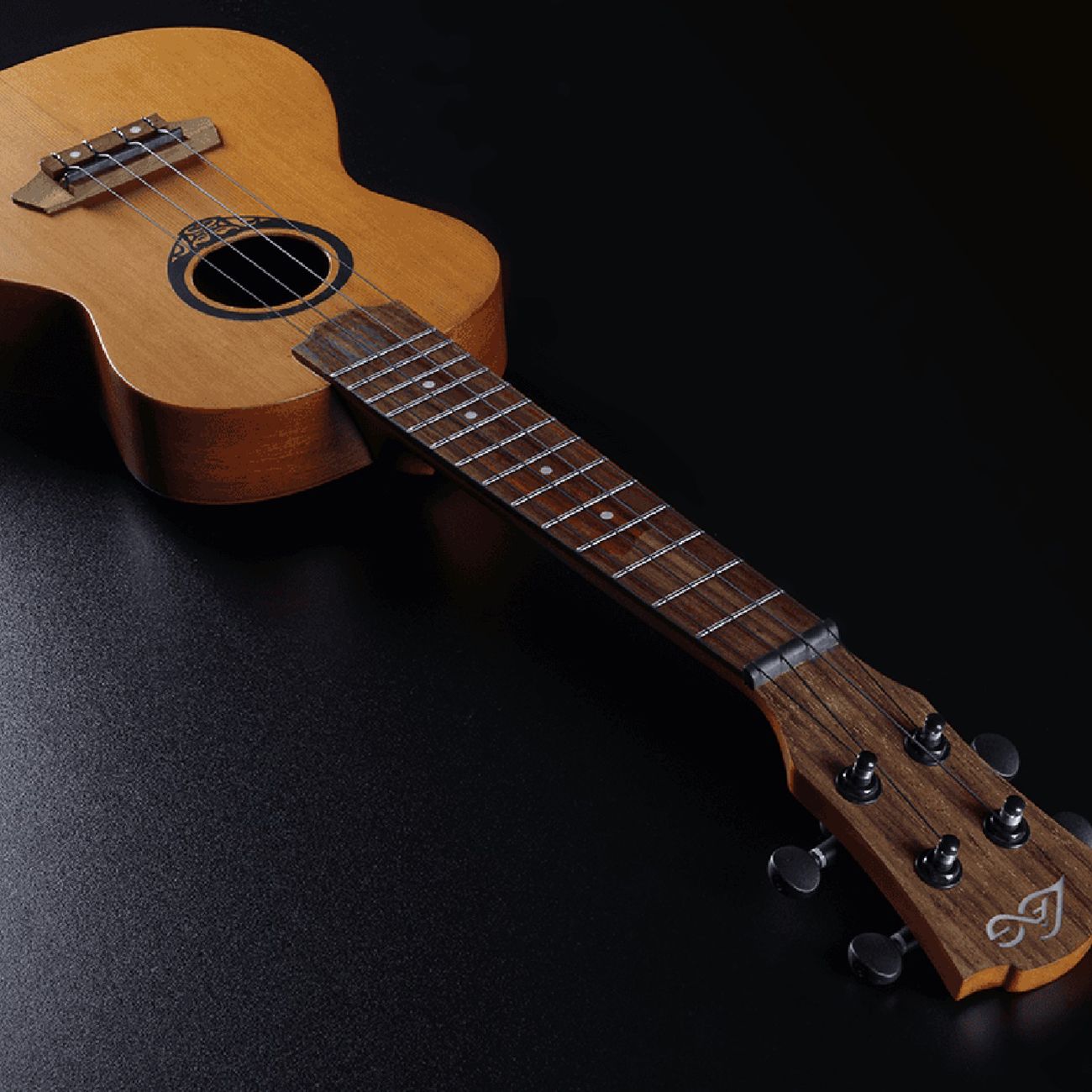 Укулеле LAG BABYTKU-130S