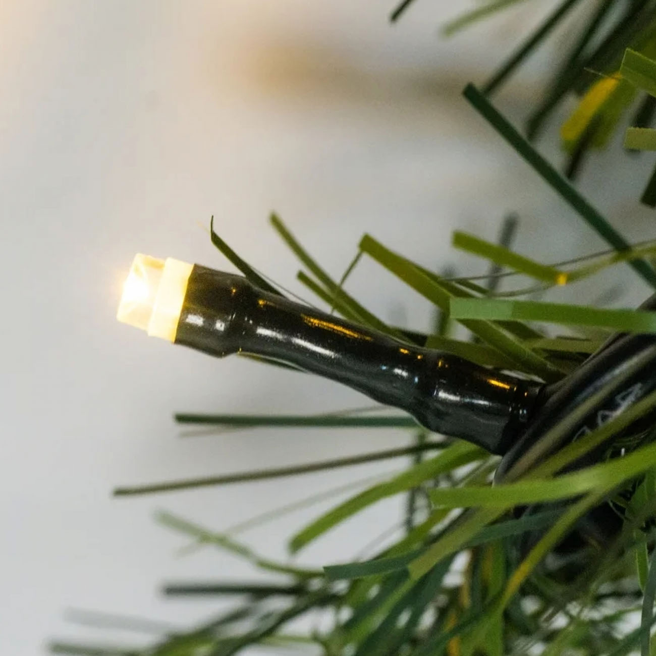 Электрогирлянда NEON-NIGHT Искусственный шлейф 2,7 м, 80 LED, Белый