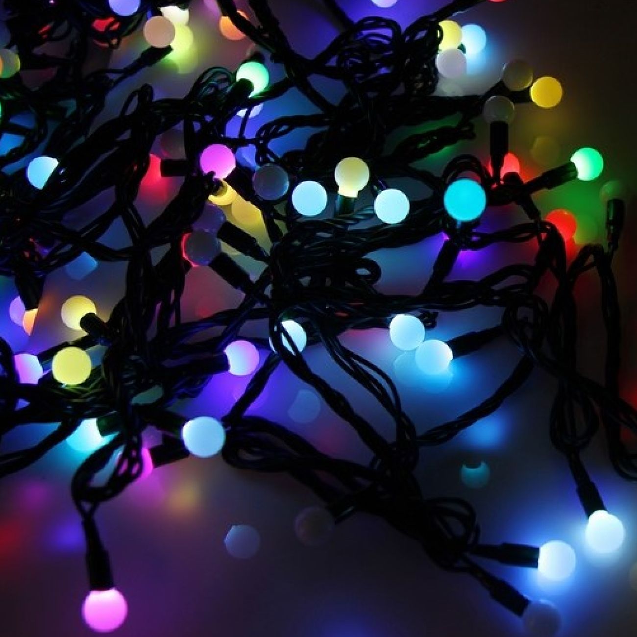 Гирлянда светодиодная NEON-NIGHT Мультишарики 17,5мм, 10м, 80 LED, RGB