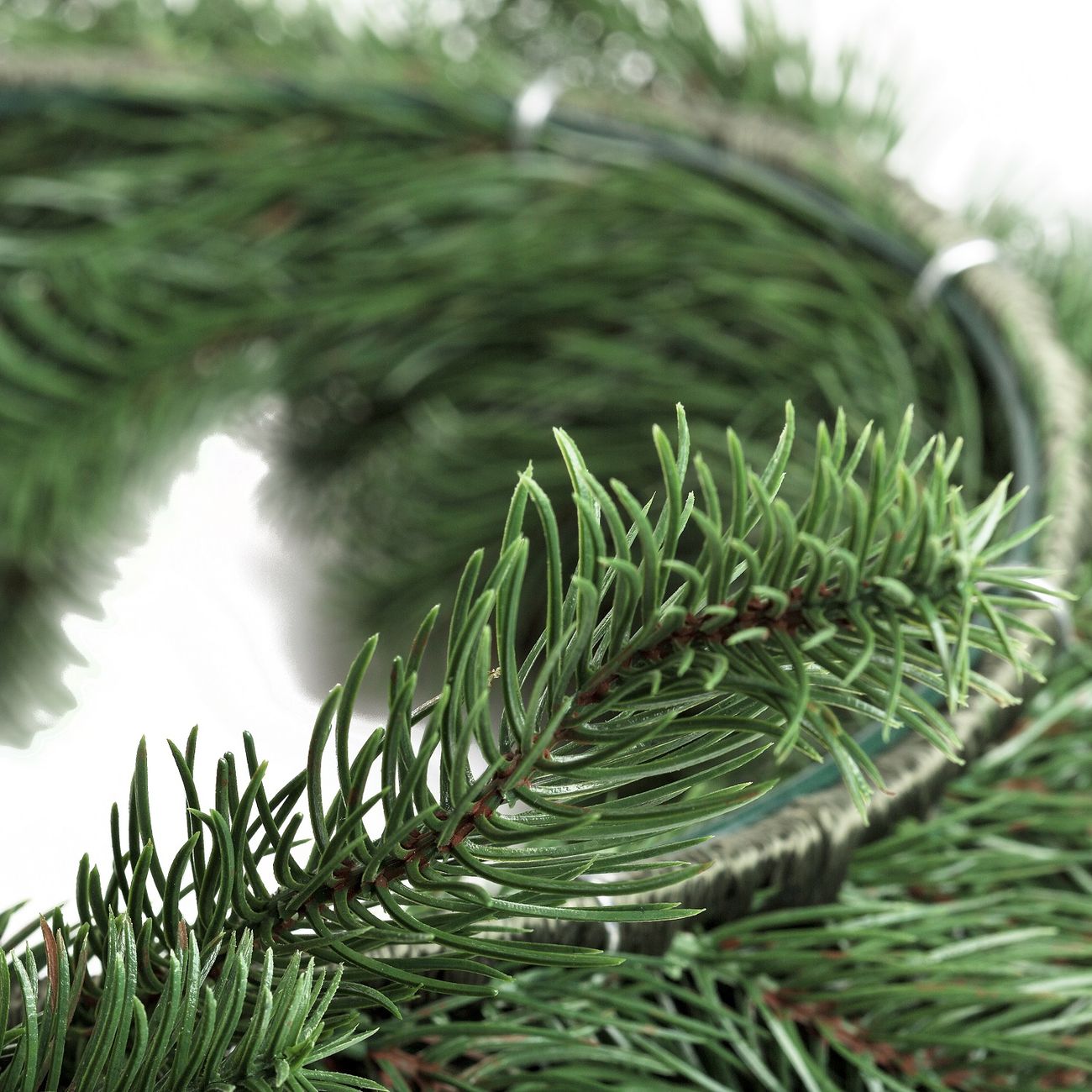 Еловый венок с шишками NEON-NIGHT еловый литой с шишками d 45см (307-144)