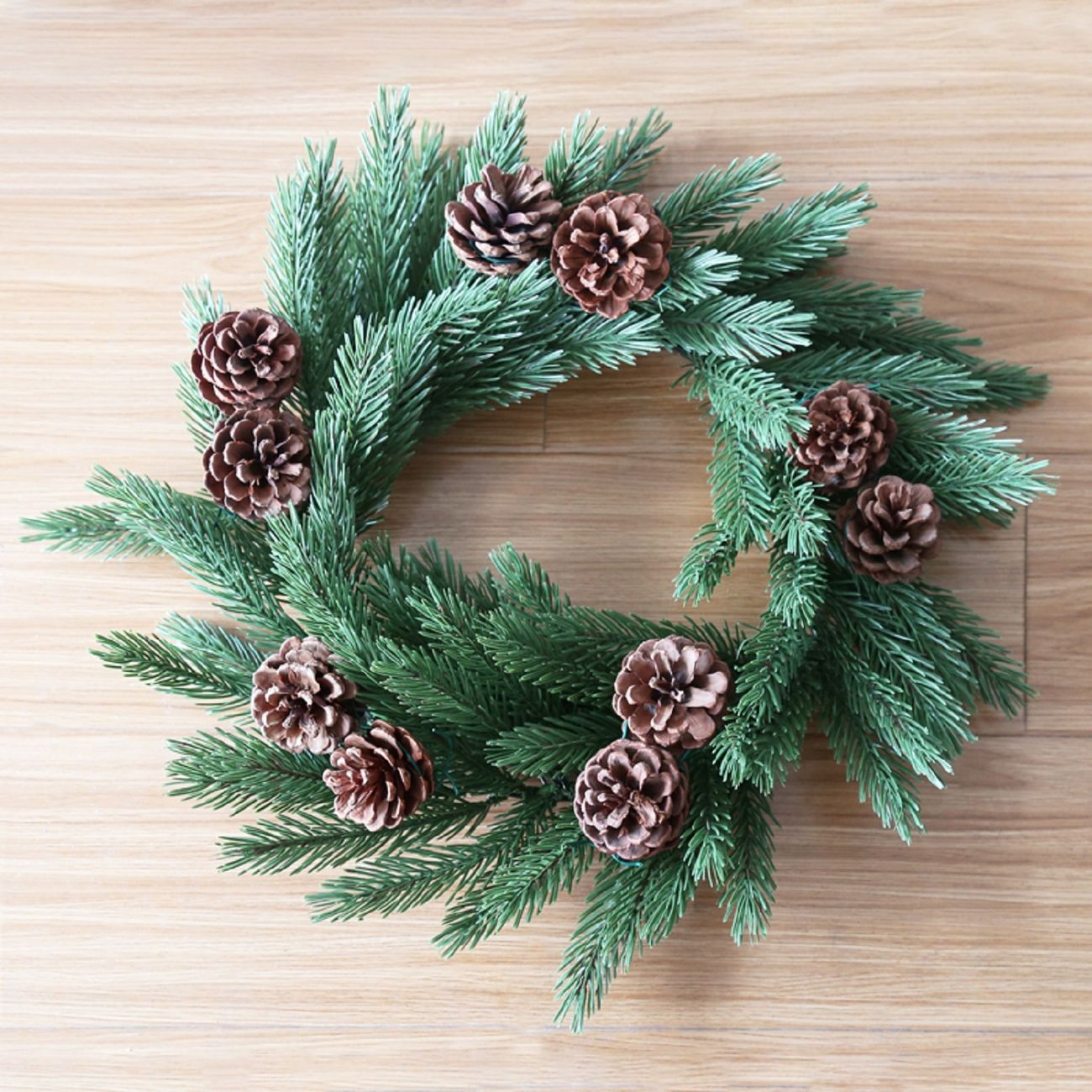 Еловый венок с шишками NEON-NIGHT еловый литой с шишками d 45см (307-144)