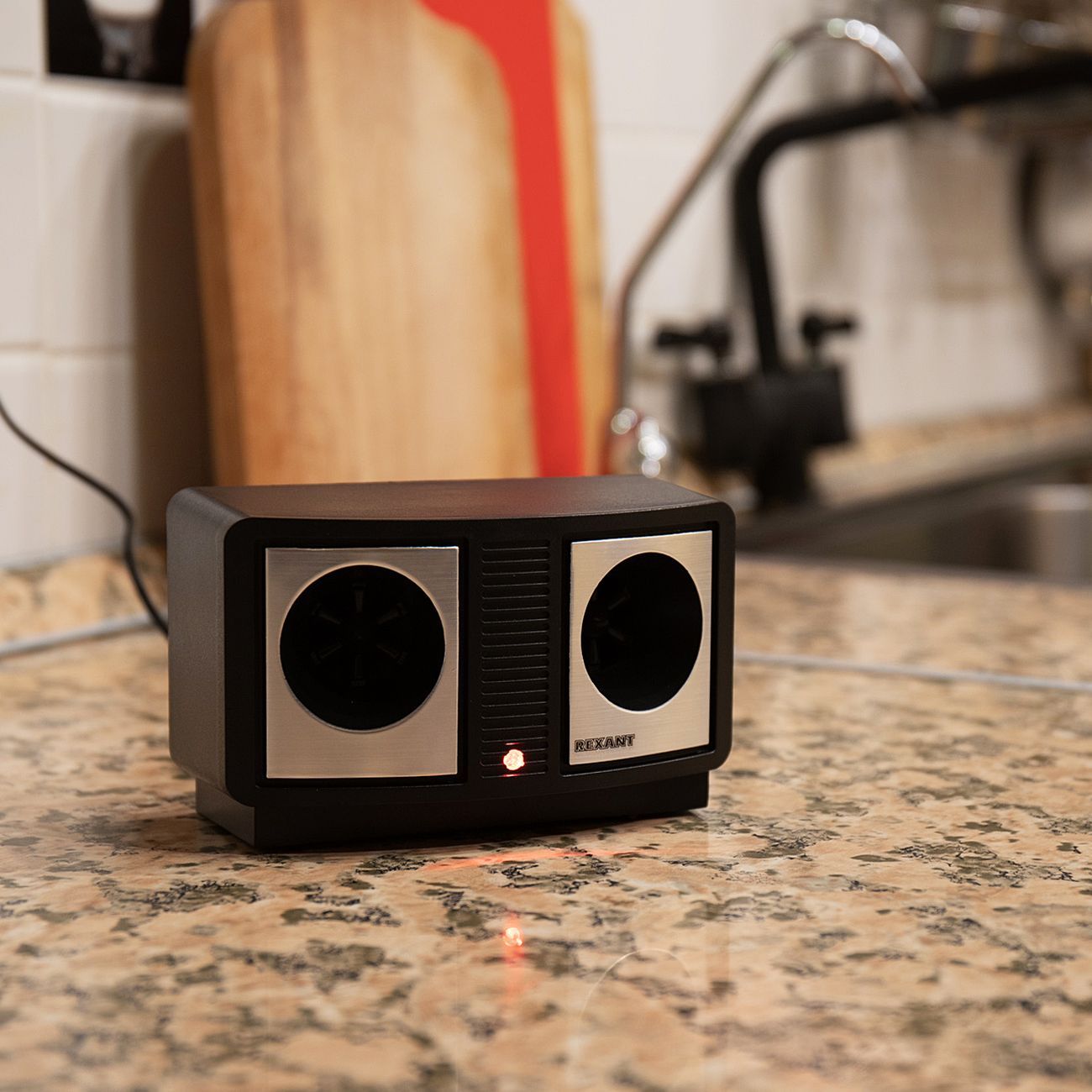 Защита от вредителей Rexant с изменяемой частотой излучения, ПРОФИ, 220В