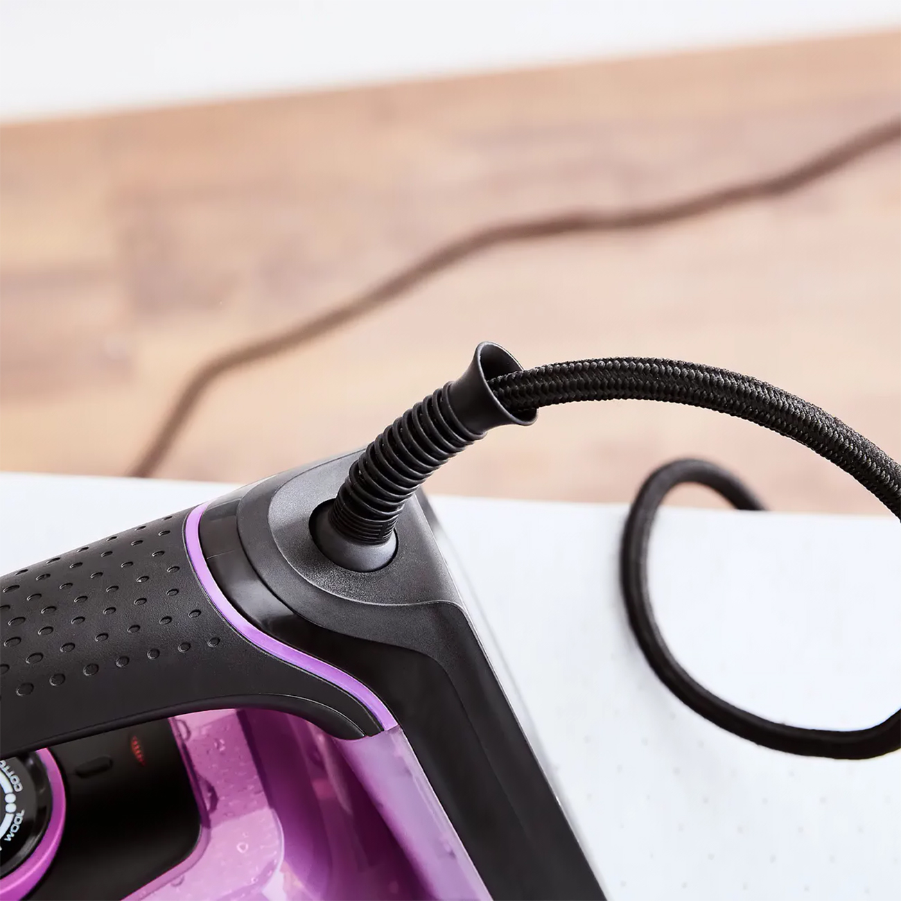 Утюг Morphy Richards Turbosteam Pro 303140