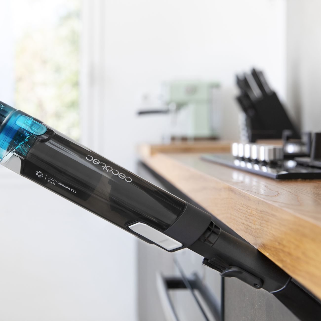 Сверхмощный ручной пылесос Cecotec Conga Rockstar Micro 8000