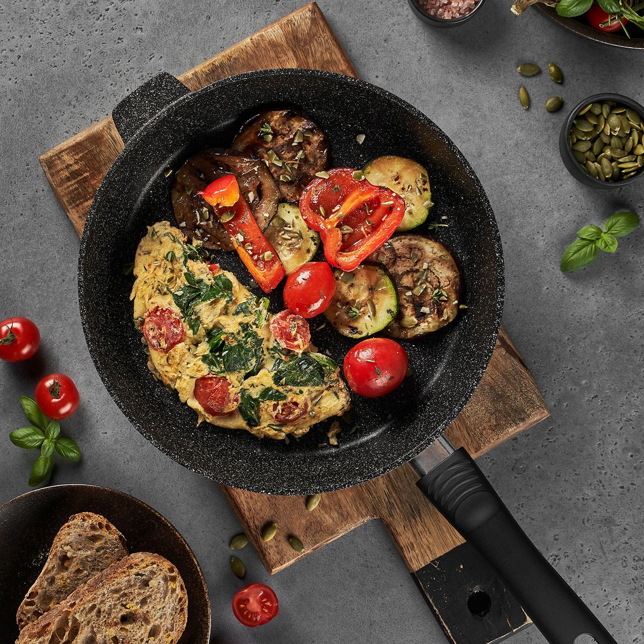 Сковорода Home One 260x60 мм,с пласт. ручкой