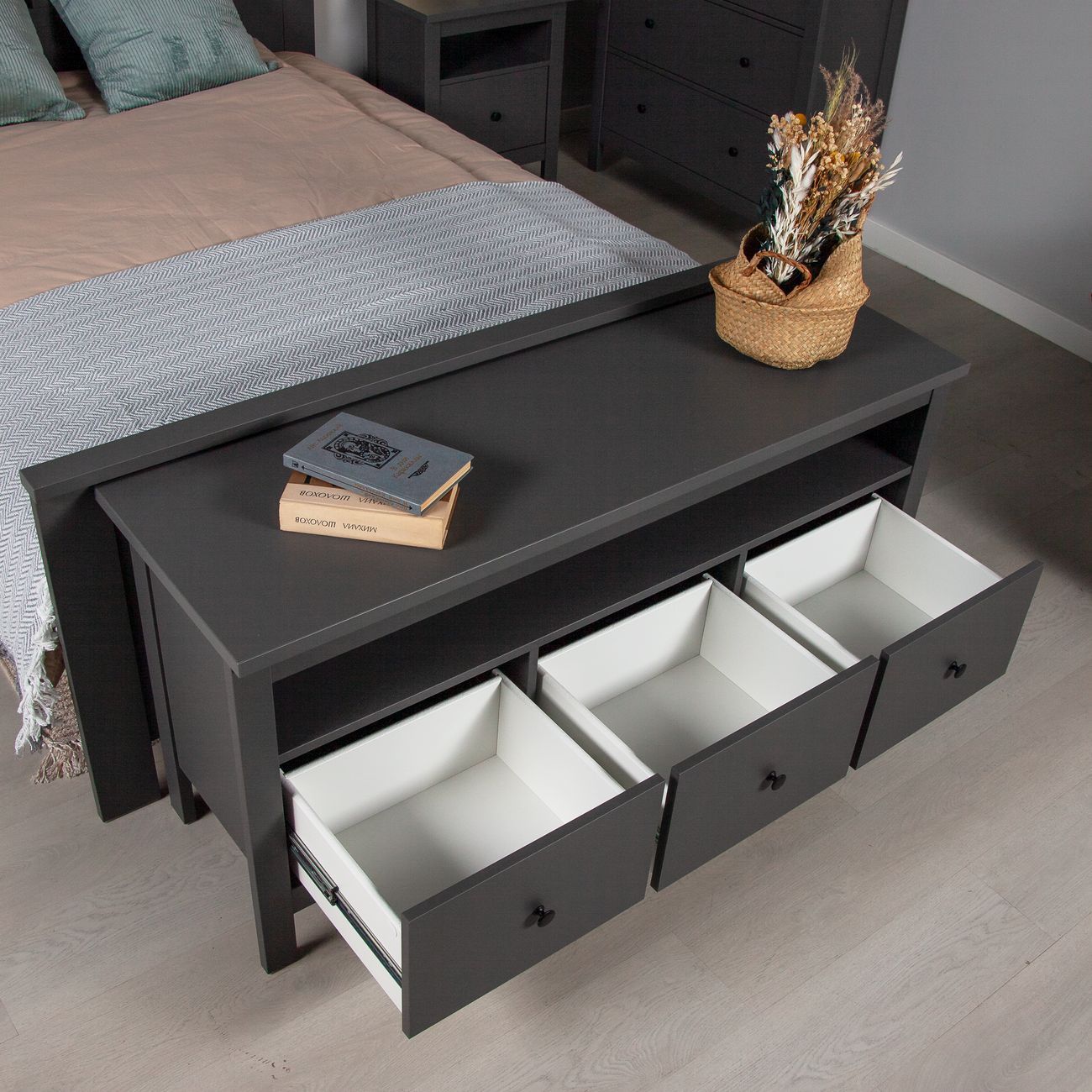 Тумба под телевизор Гуд Лакк САГА 3 ящика, серый