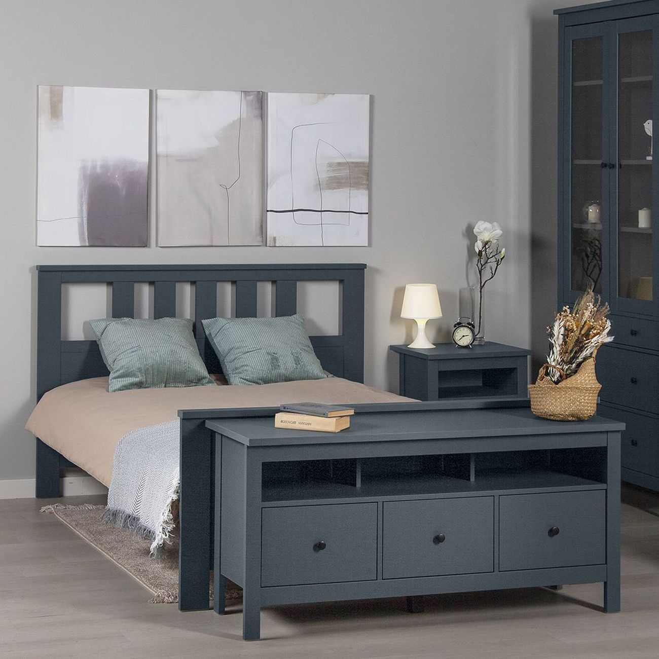 Тумба под телевизор Гуд Лакк САГА 3 ящика, темно-бирюзовый