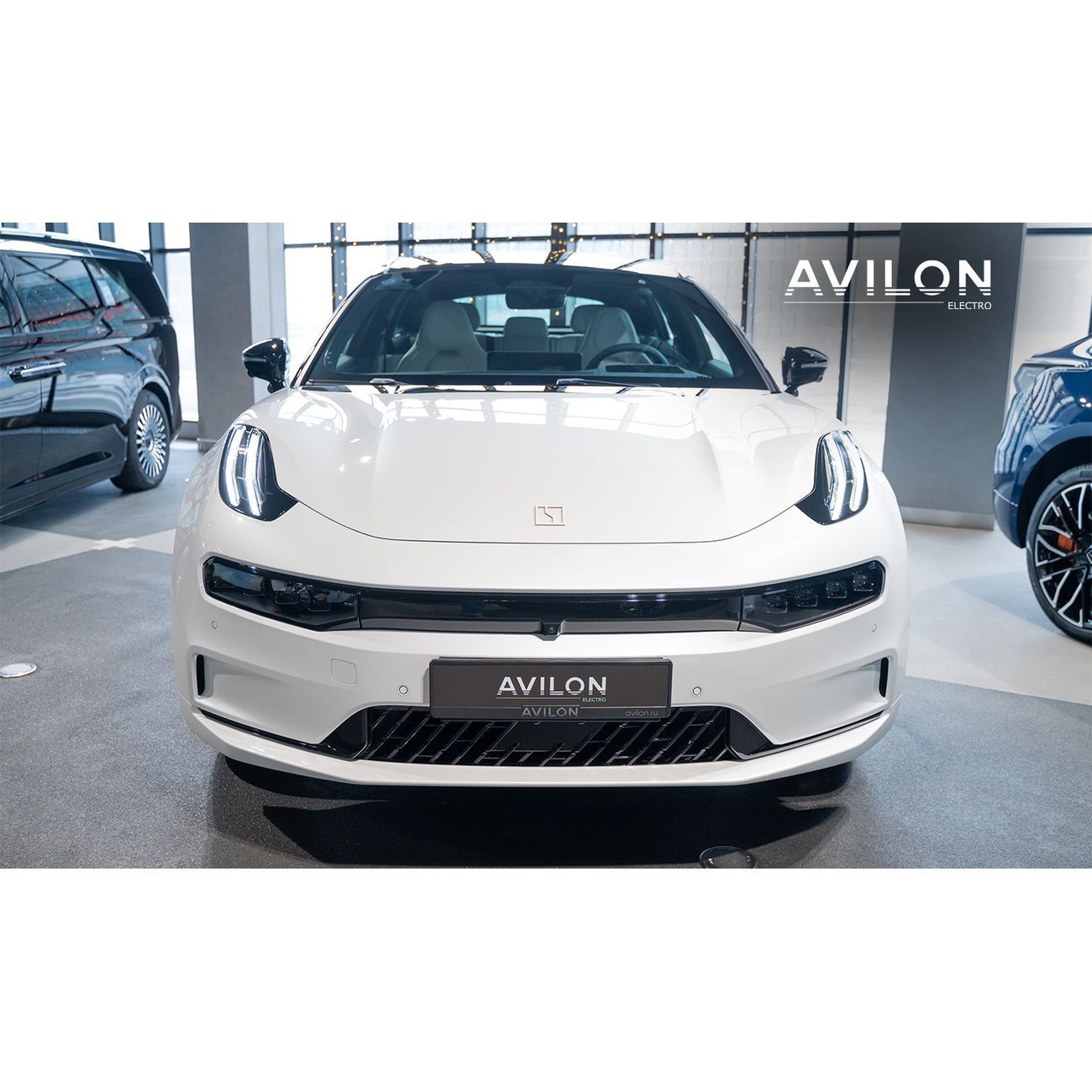 Электромобиль Zeekr 001 AT 4WD (544 л.с.) YOU Edition Белый