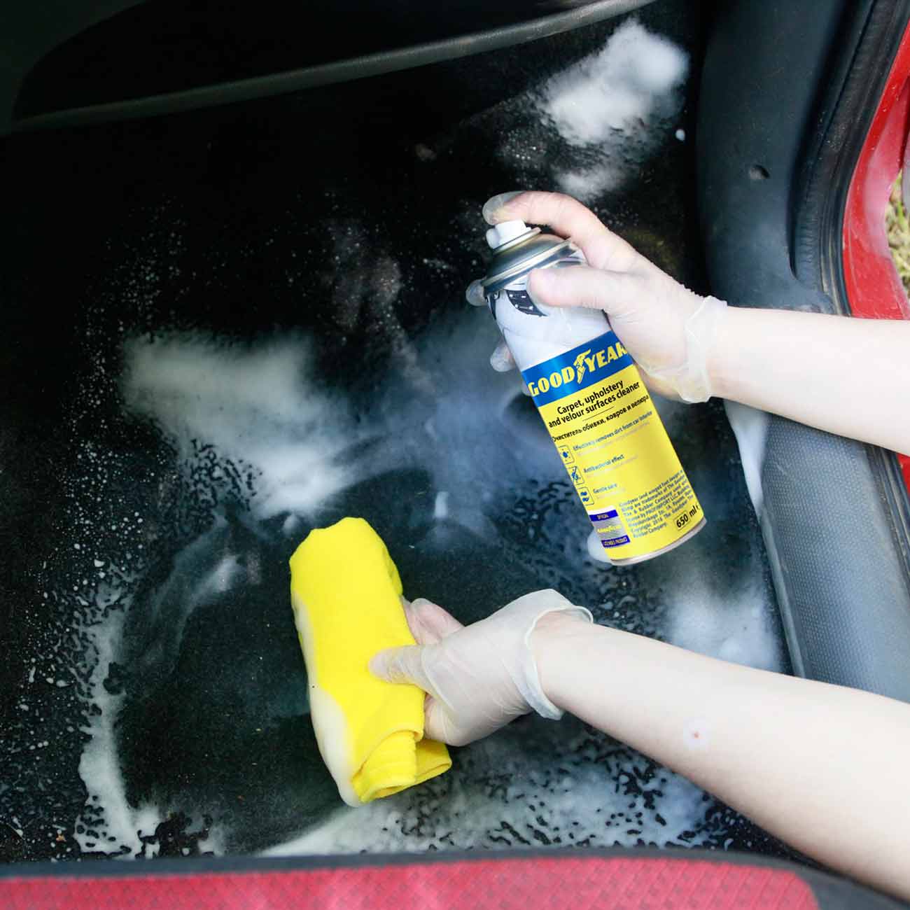 Очиститель обивки, ковров и велюра Goodyear (GY000711) 650 мл