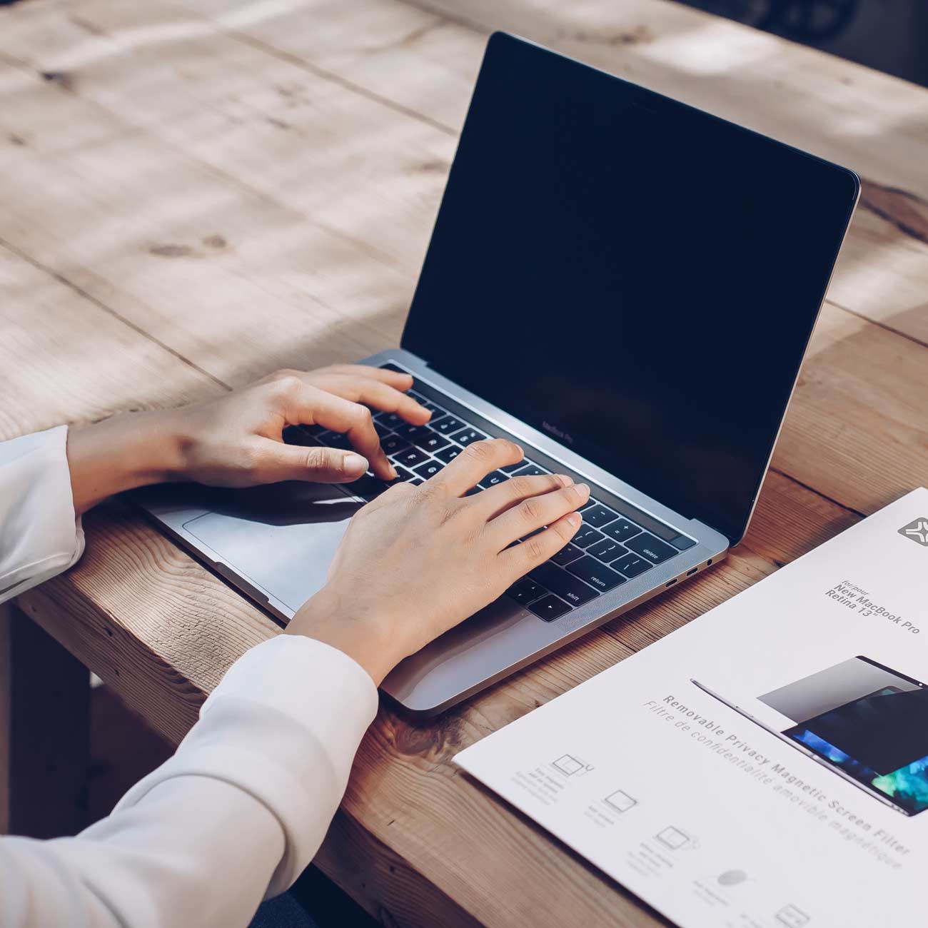 Наклейка для MacBook Xtrememac Privacy Filter Pro 13 (MBP2-TP13-13)