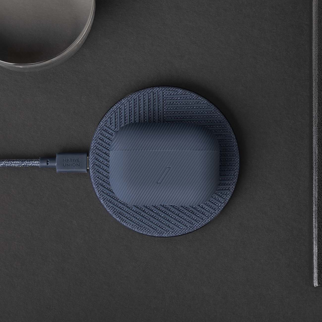 Аксессуар для AirPods Native Union чехол PRO синий (APPRO-CRVE-NAV)