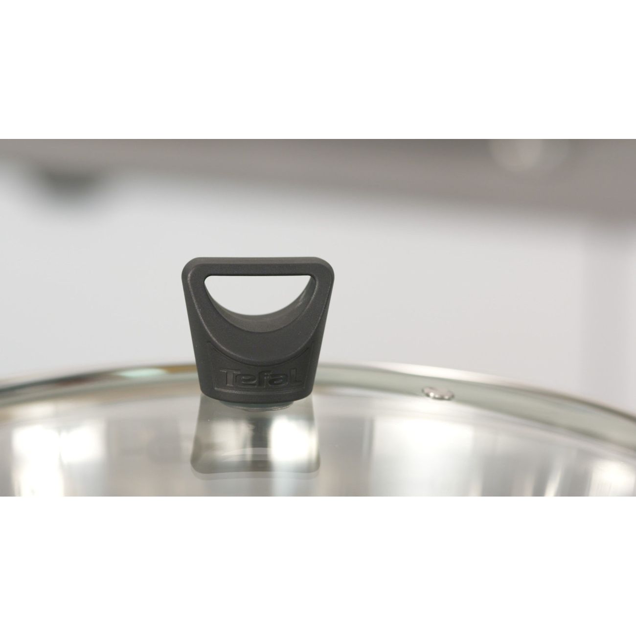 Ковш Tefal Simpleo с крышкой 18см (B9052374)