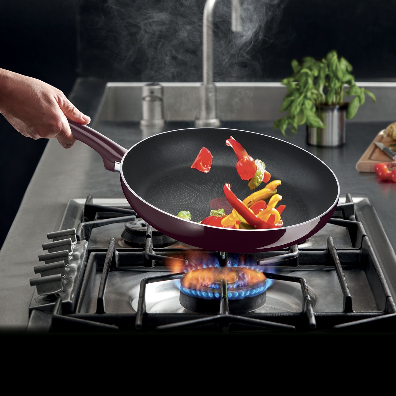 Сковорода Tefal Resist Intense 28 см (D5220683)