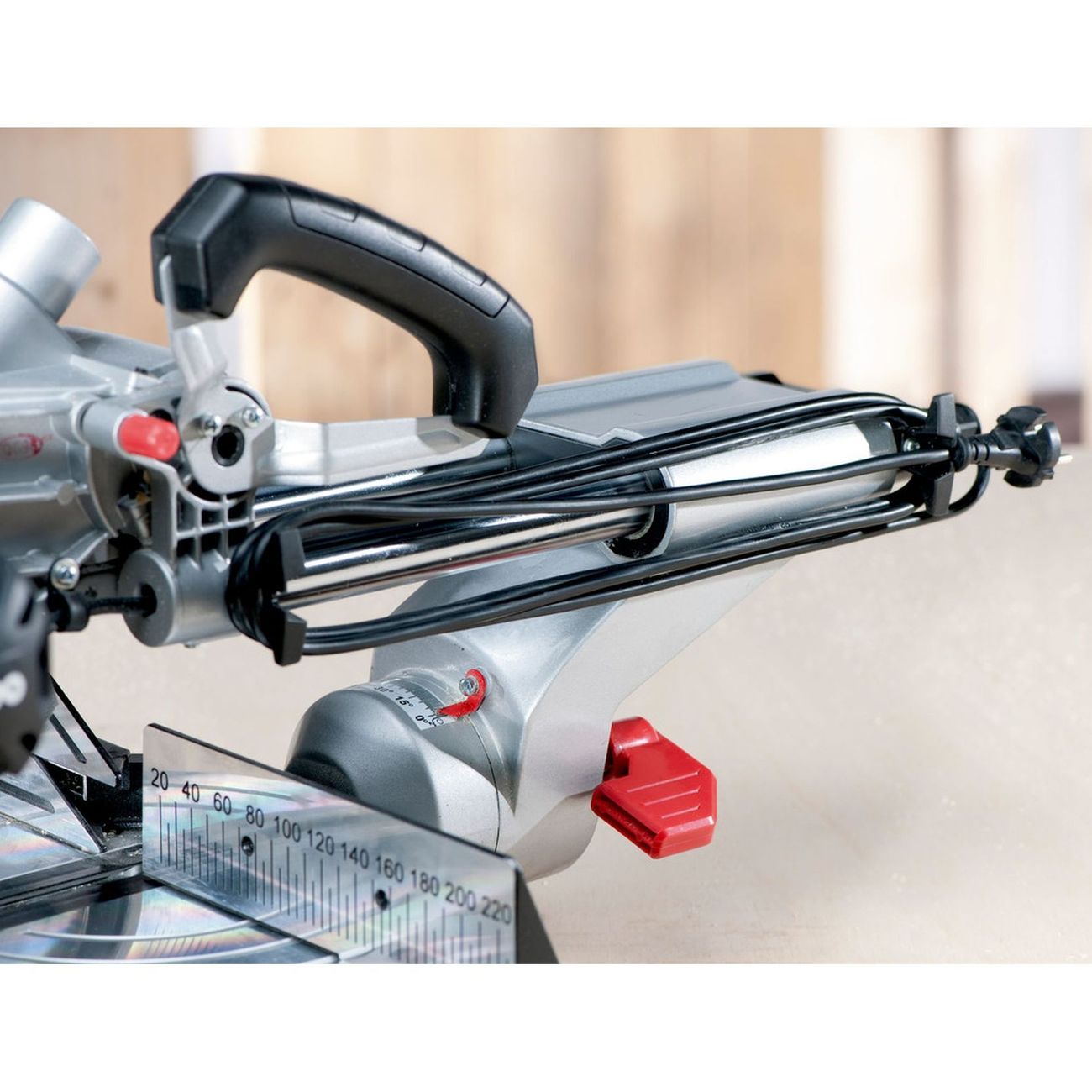 Торцовочная пила Metabo KGS 216 M Set 690827000