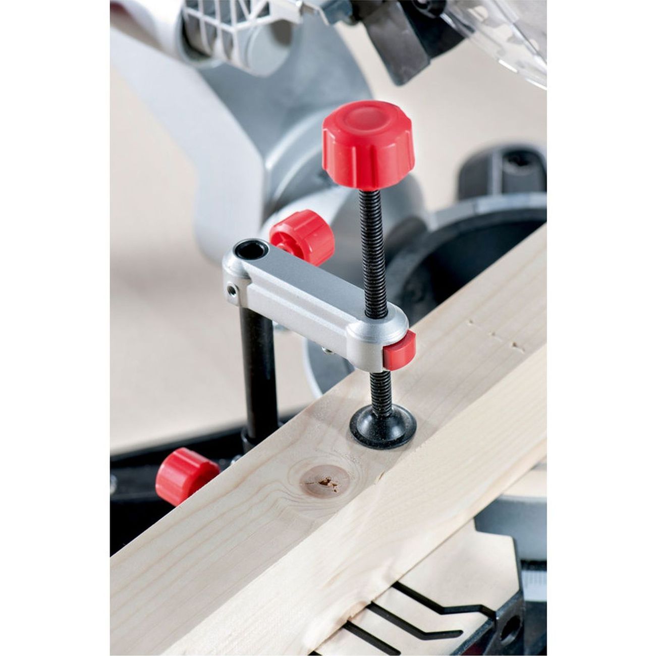 Торцовочная пила Metabo KGS 216 M Set 690827000