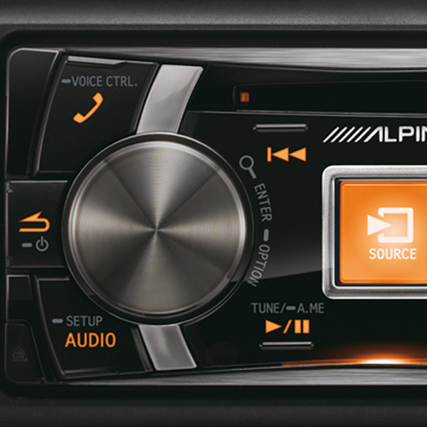 Автомобильная магнитола с CD MP3 Alpine CDE-177BT