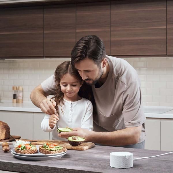 Восстановленная умная колонка Яндекс Станция Мини без часов с Алисой на YaGPT, cерый опал (10Вт) (YNDX-00021G), хороший