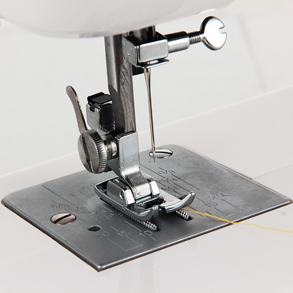 Швейная машина Leader RedCat