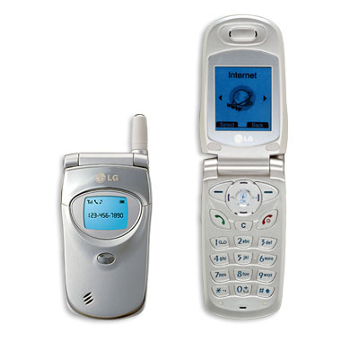 Мобильный телефон LG G5210 серебристый