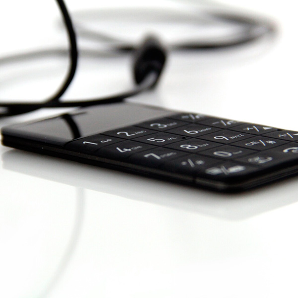 Мобильный телефон Elari CardPhone черный