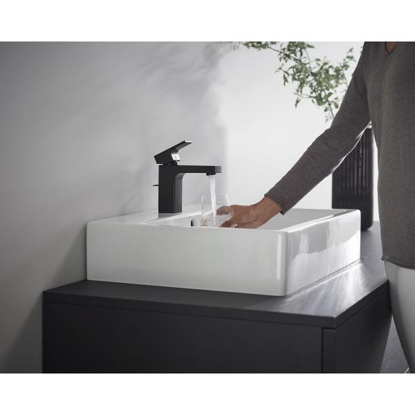 Смеситель Hansgrohe Vernis Shape 71561670