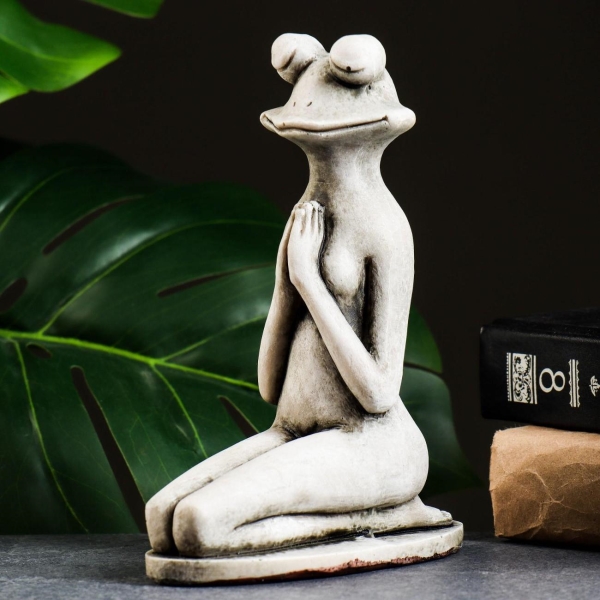 Фигура для сада Хорошие сувениры Лягушка йог с руками спереди