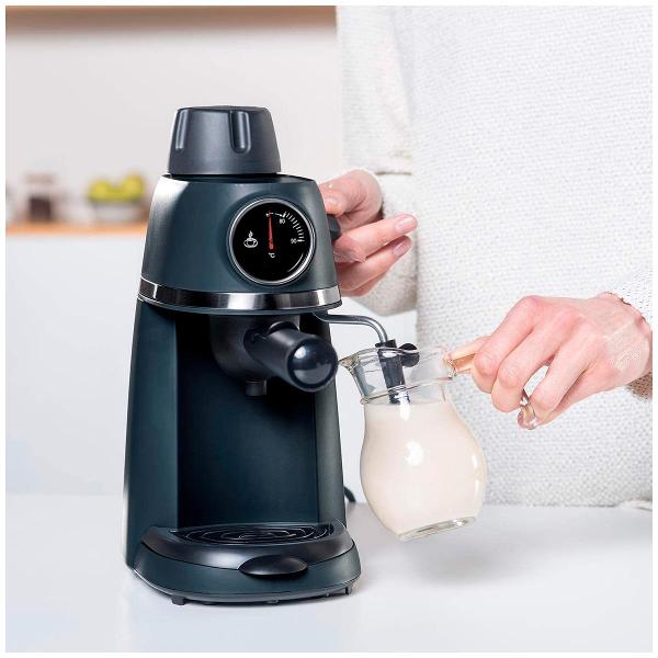 Кофеварка рожкового типа Black+Decker BXCO800E