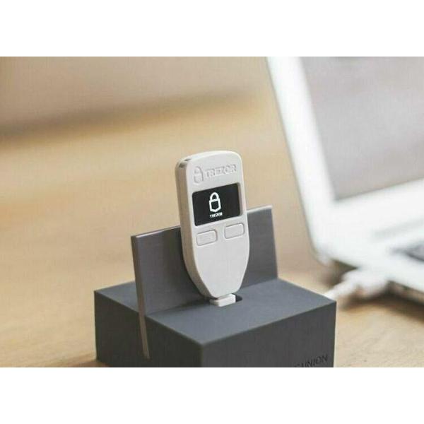 Криптокошелек Trezor One White