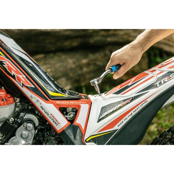 Трещотка Hoegert Technik изогнутая HT1R328