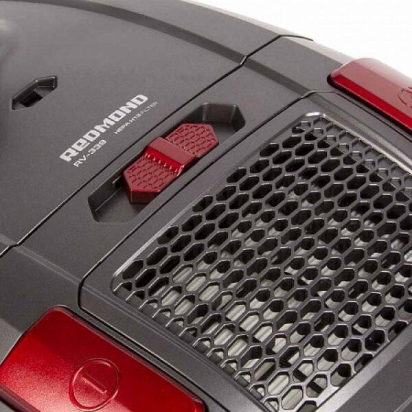 Пылесос с пылесборником Redmond RV-339