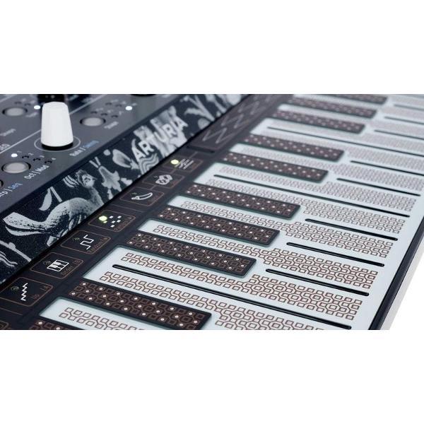 Синтезатор Arturia MicroFreak Black