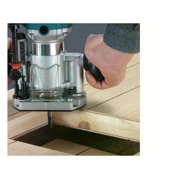 Фрезер Makita RT0702C