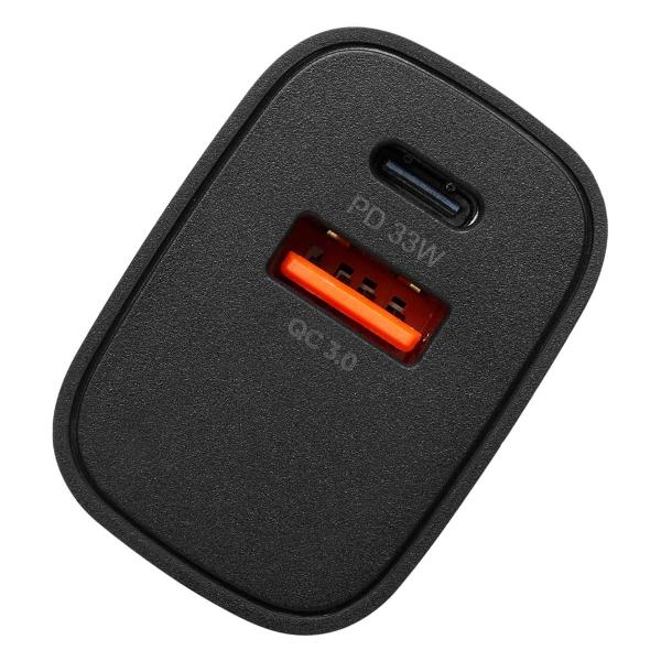 Сетевое зарядное устройство RIVACASE PS4023 черное