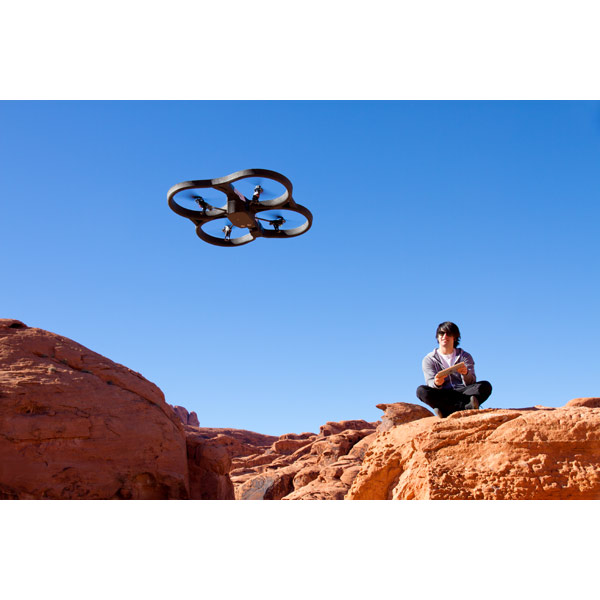 Квадрокоптер Parrot AR.Drone 2.0 зеленый