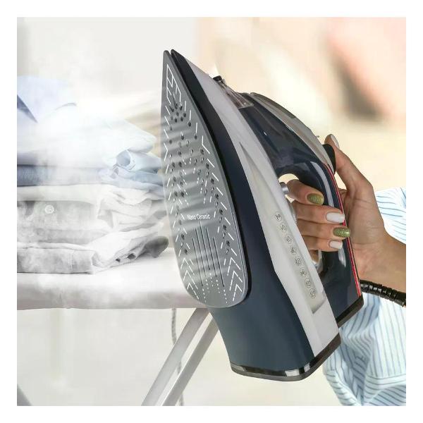 Утюг Endever Delta-228